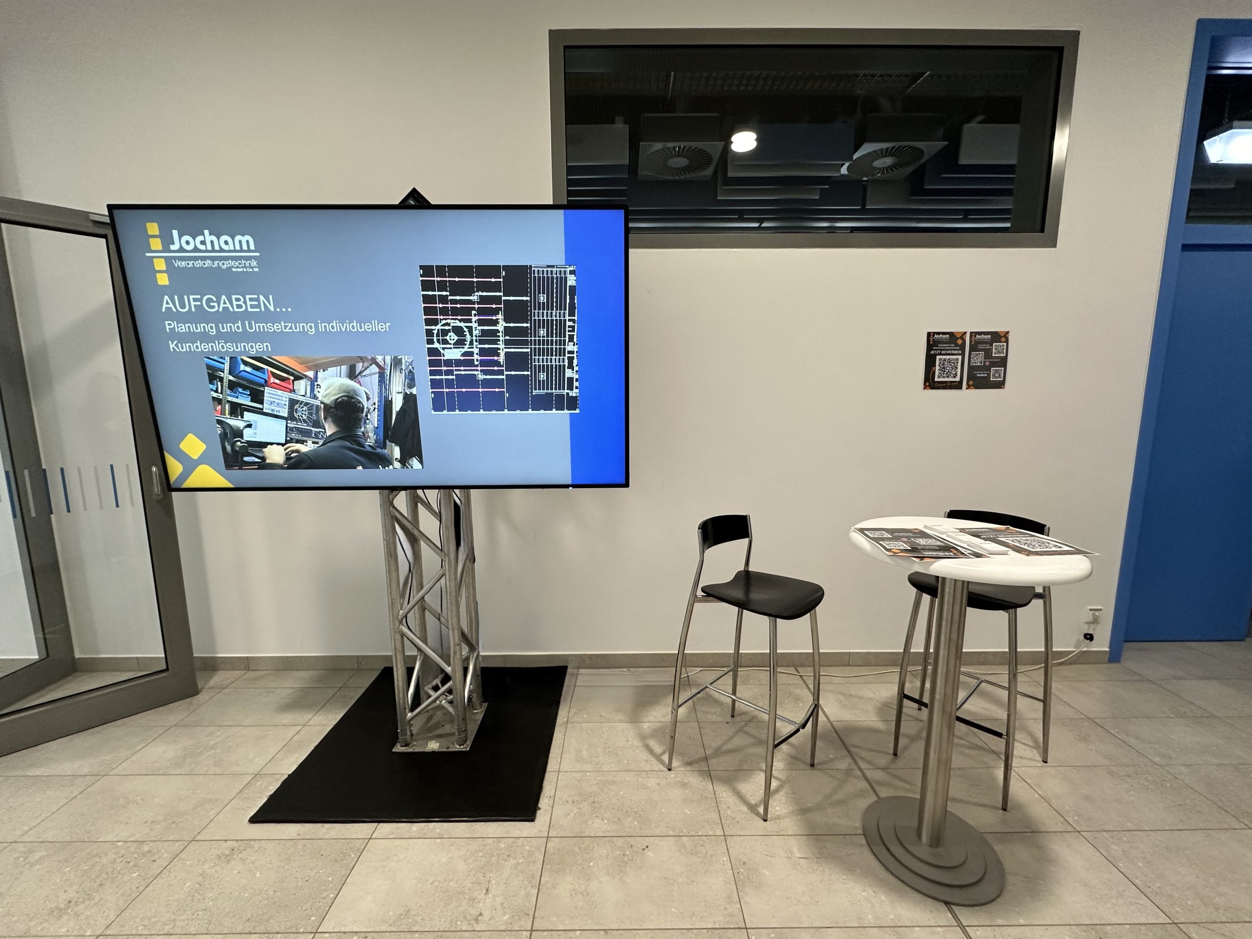 Stehtisch mit Rundsockel, Höhe: 1,10m, rund, weiß: "ADAM" Platte 0,80m; "GALA" Platte 0,60 cm. – Bild 12