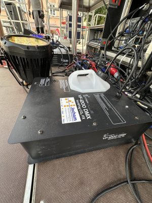 Vertikalnebelmaschine Stairville VF1200 – Bild 7